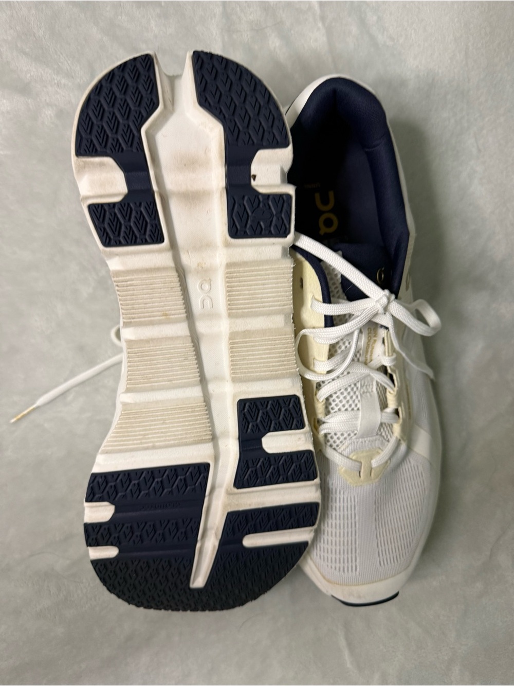 ON CloudRunner 2 Men’s Running Shoe Sz 11.5 White Red/Blue - Picture 6 of 7